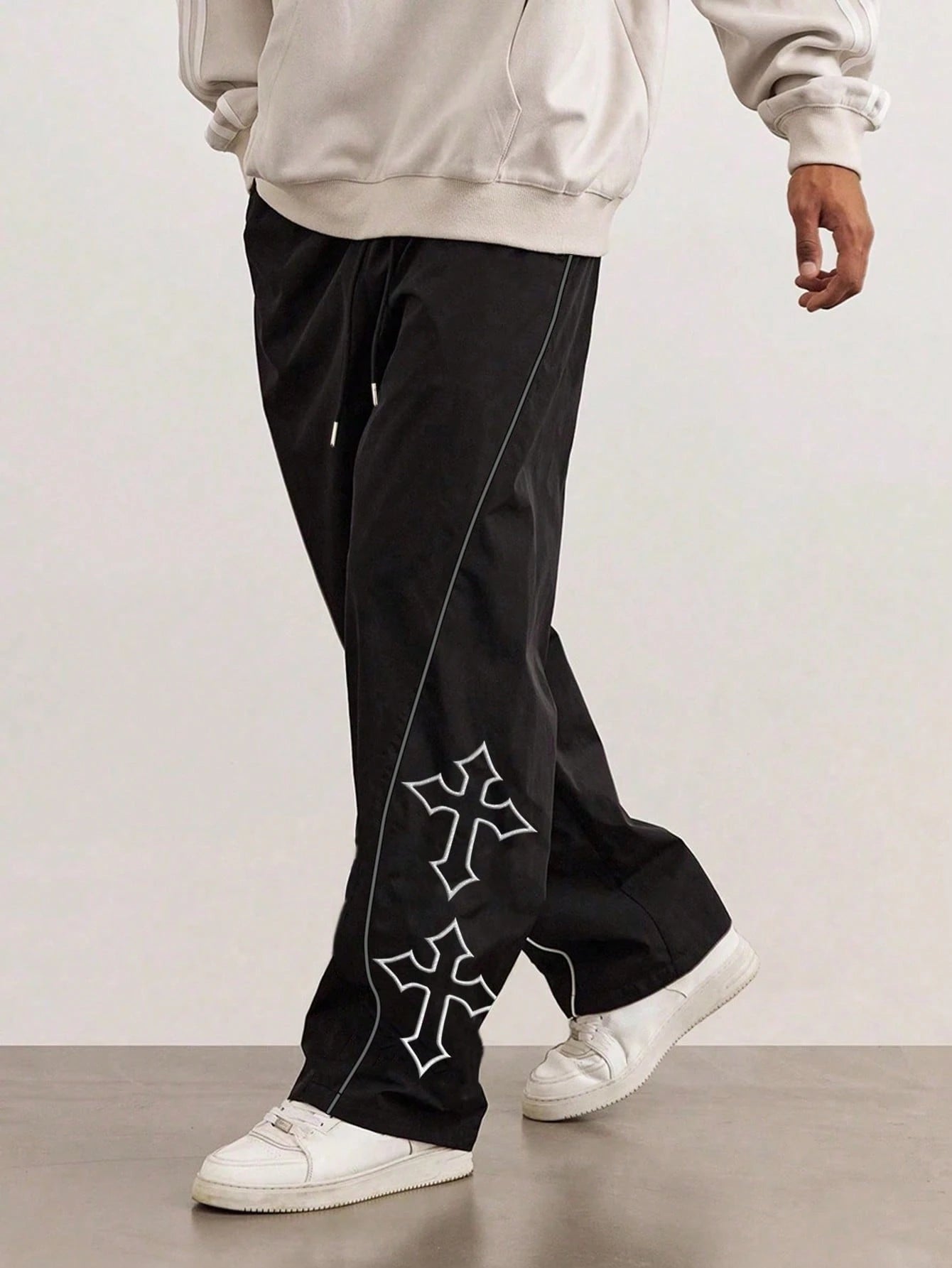 1Pc Men'S Cross Embroidery Casual Pants, Fashionable with Drawstring, Reflective Trim, Suitable for Casual, Beach, Work, Workout, Relaxed Straight Fit for Spring, Summer, Autumn, Winter, Boyfriend/Husband Gift, Commemorative Gift
