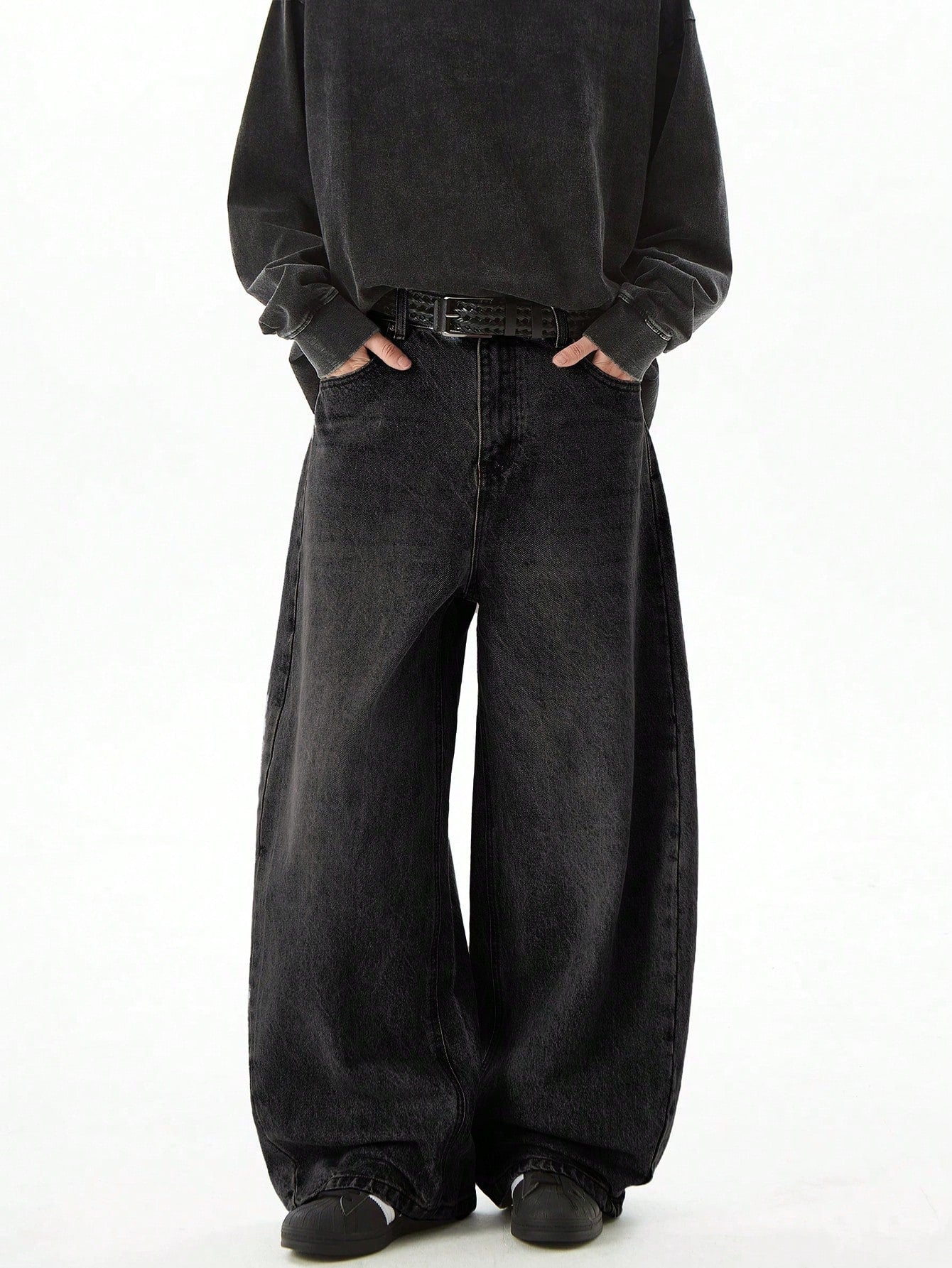Loose Fit Baggy Jeans