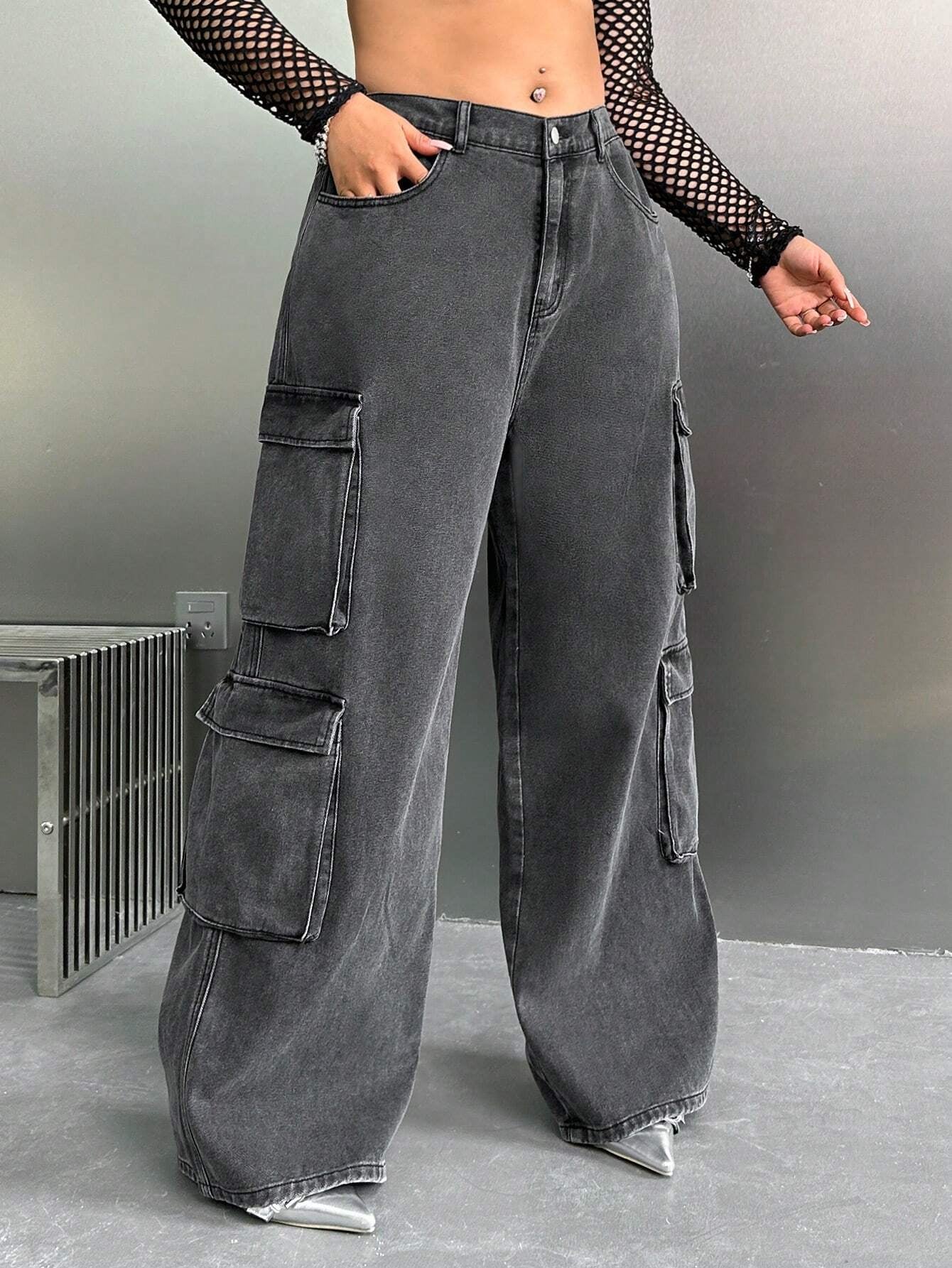 Womens Y2K Black Cargo Jeans