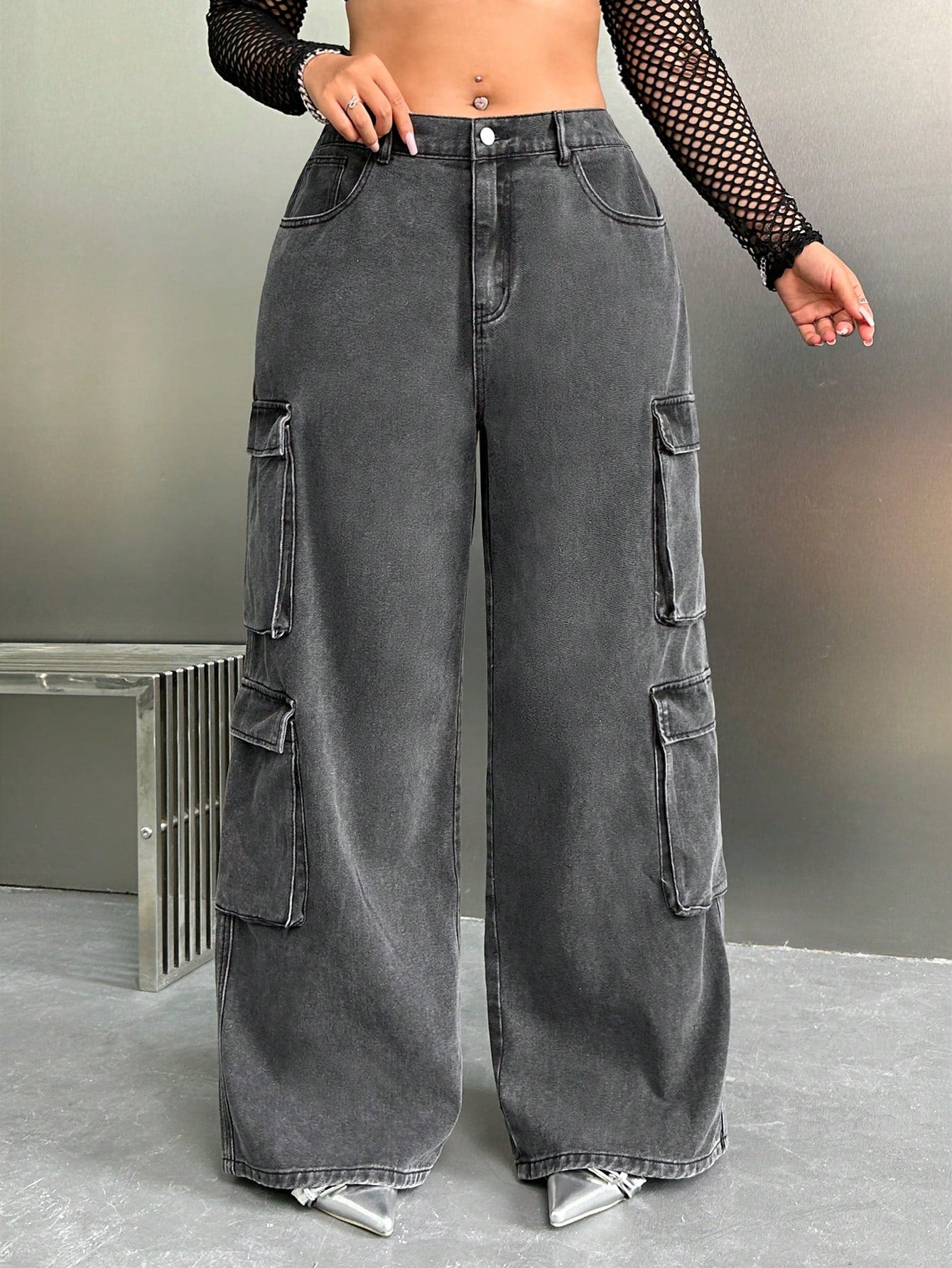 Womens Y2K Black Cargo Jeans