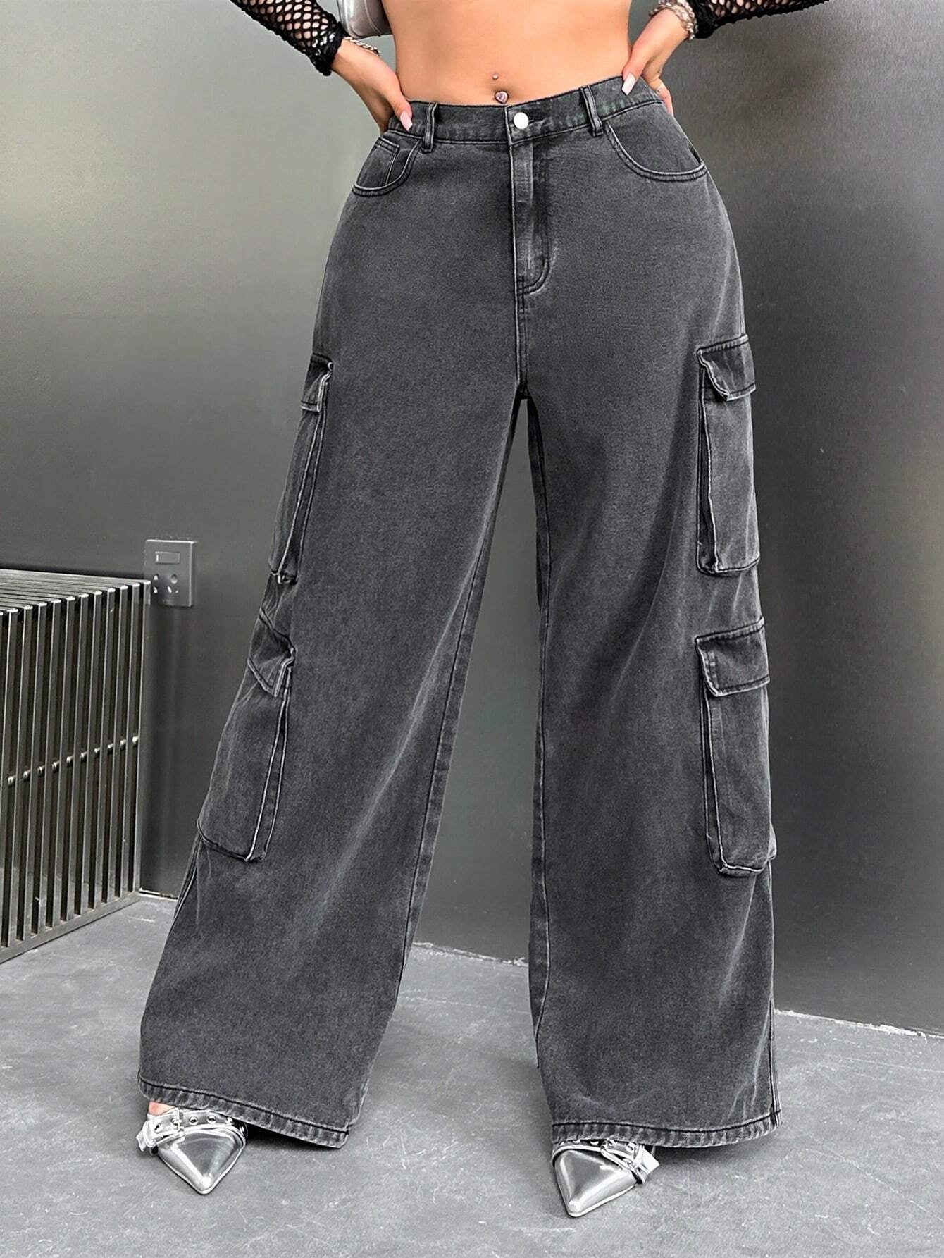 Womens Y2K Black Cargo Jeans