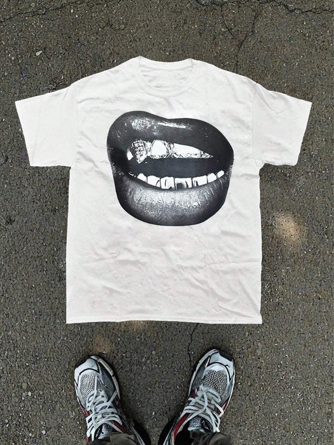 Manfinity VCAY 1Pc Men Y2K Funny Casual Oversize High Street Vintage Style Creative Lips Angel Madonna Oil Painting Print White Knitted T-Shirt, Summer