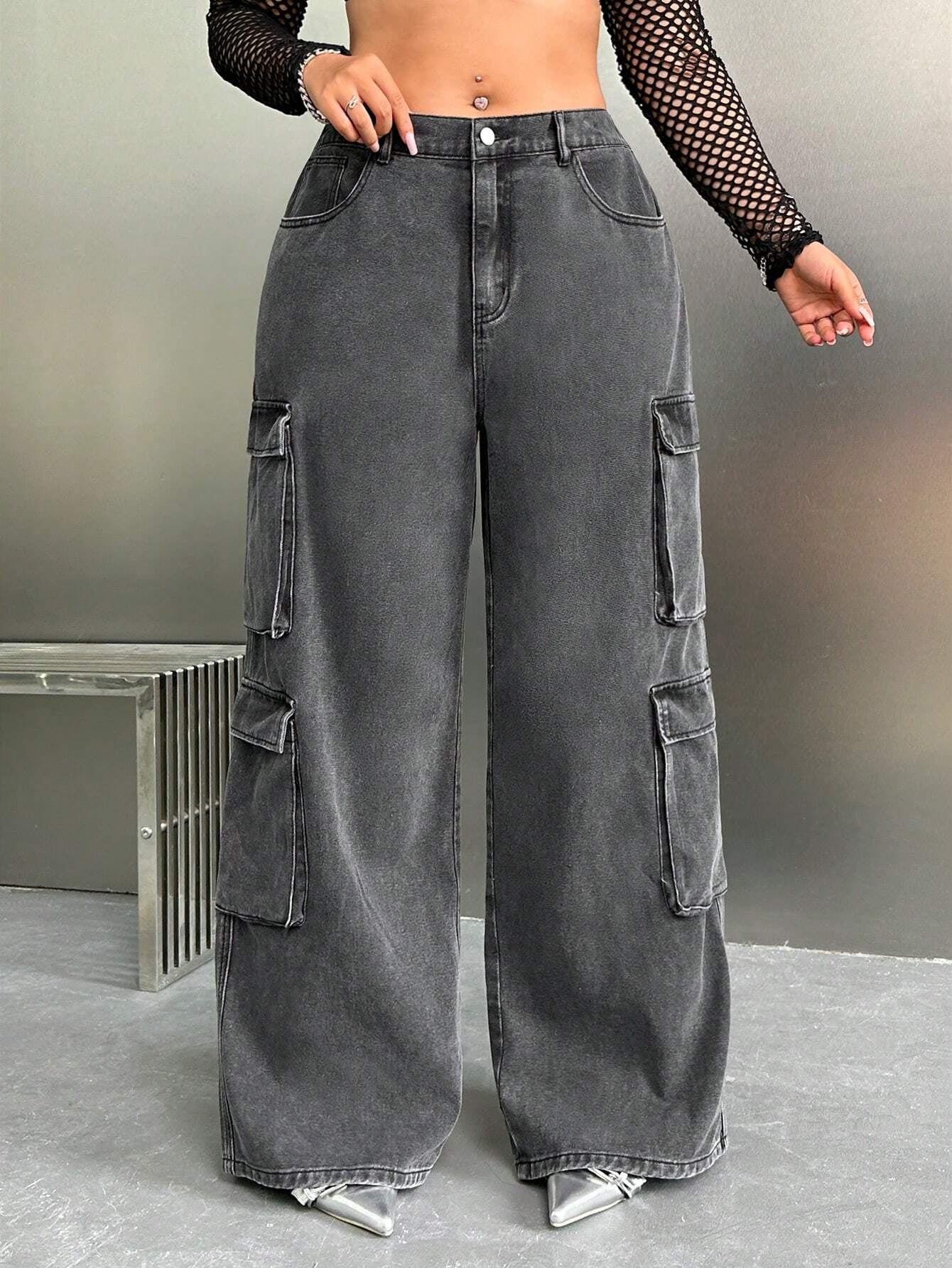Womens Y2K Black Cargo Jeans